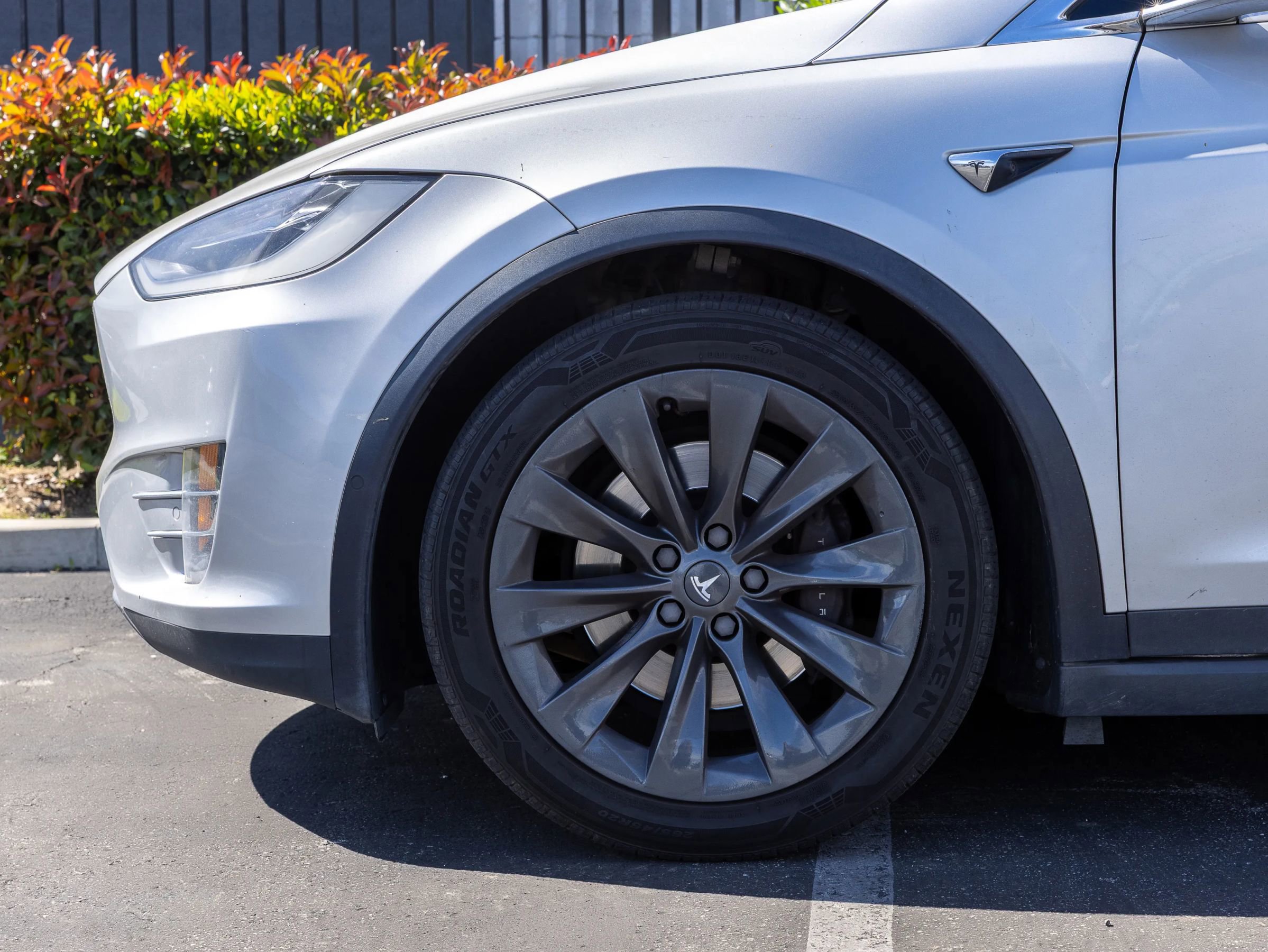 Used 2017 Tesla Model X 75D image 4