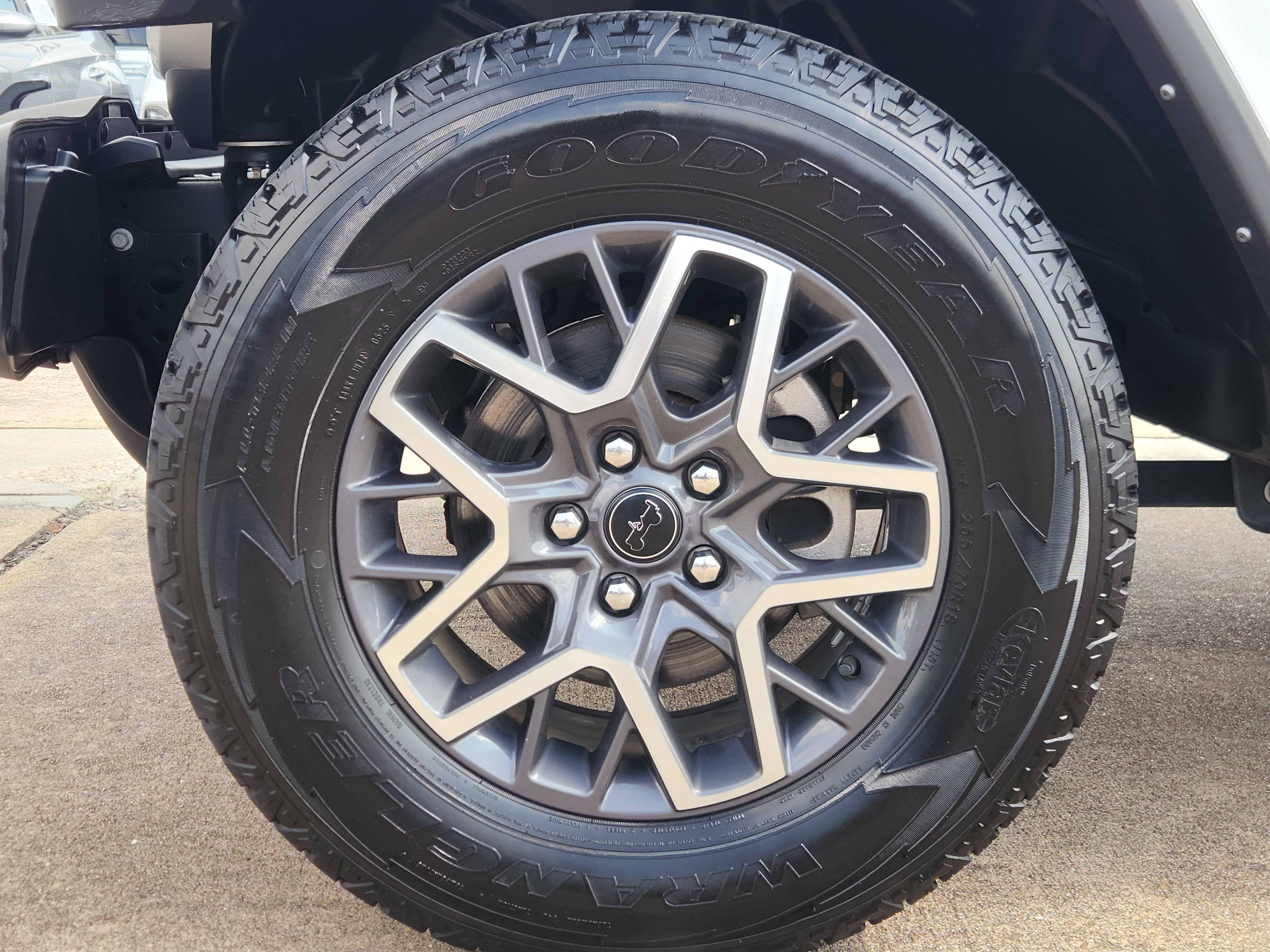 Used 2024 Jeep Wrangler Unlimited Sahara AWD/4WD image 11