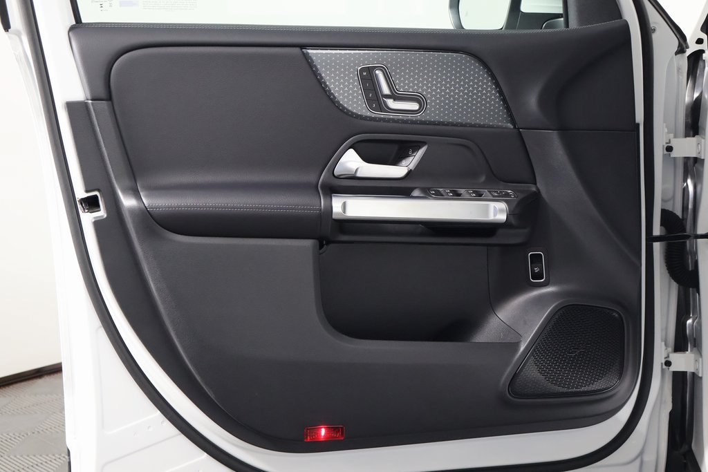 New 2026 Mercedes-Benz GLB 250 image 7