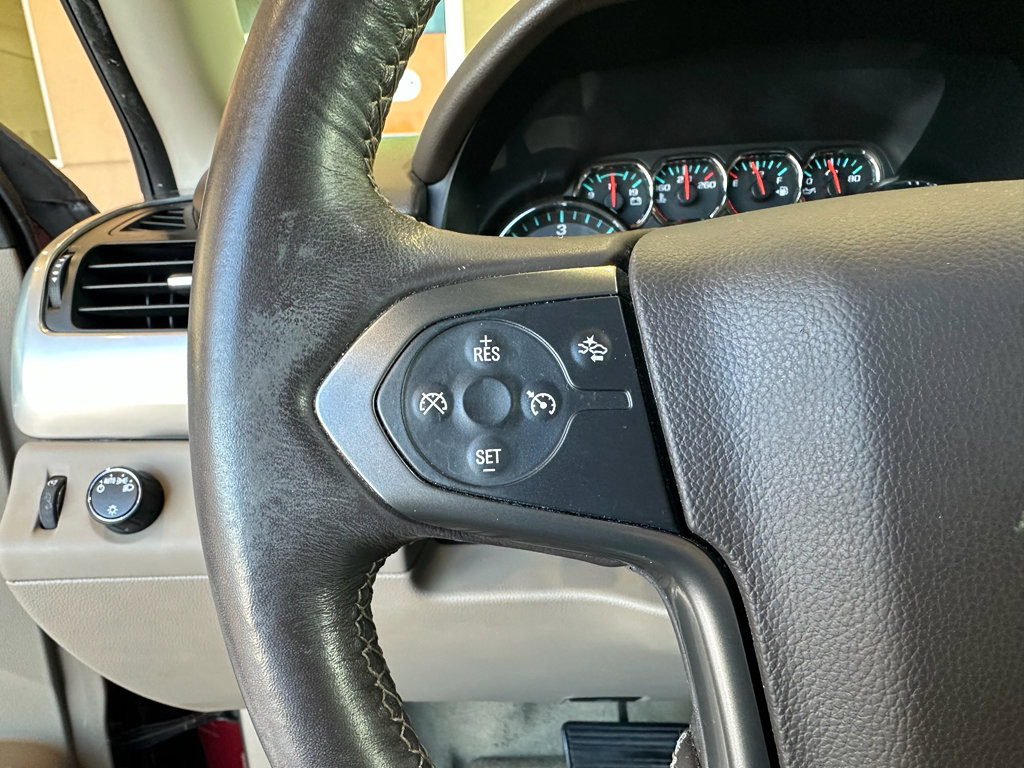 Used 2016 Chevrolet Suburban LT image 16