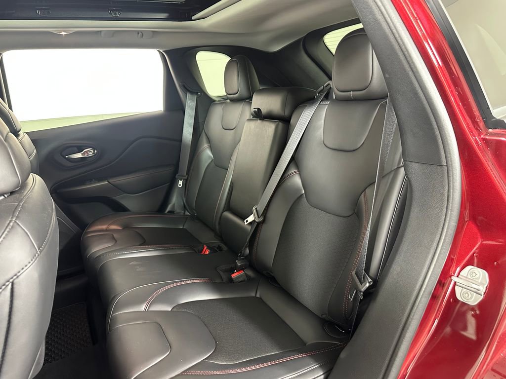 Used 2020 Jeep Cherokee Trailhawk w/ Comfort/Convenience Group AWD/4WD image 20