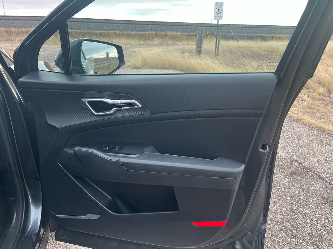 Used 2024 Kia Sportage LX image 19