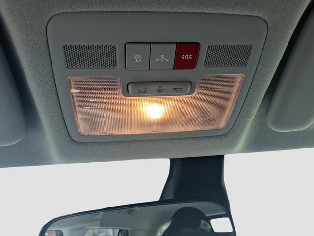 Used 2023 Hyundai Venue Limited w/ Cargo Package image 27