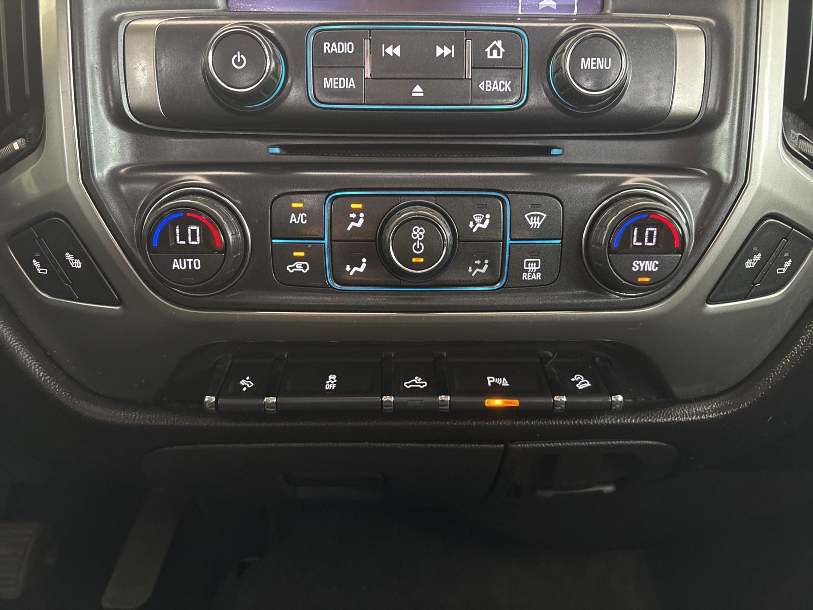 Used 2018 Chevrolet Silverado 1500 LT w/ All Star Edition image 22