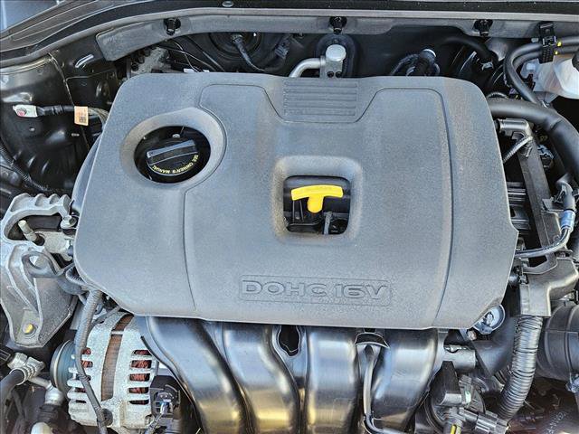 Used 2020 Hyundai Elantra SE w/ Winter Weather Package image 21