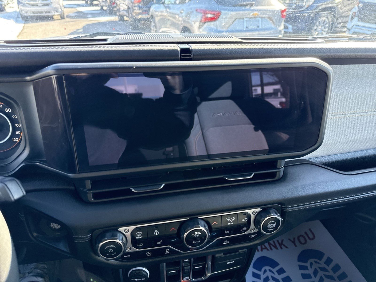 Used 2024 Jeep Wrangler Sahara image 18