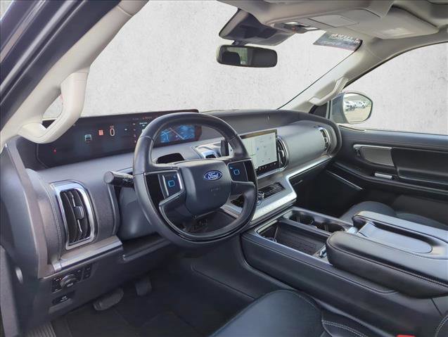 Certified 2025 Ford Expedition Max Platinum image 12