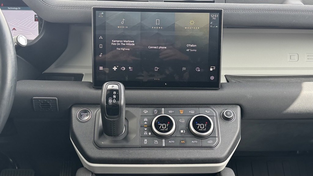 Used 2023 Land Rover Defender 130 SE image 13