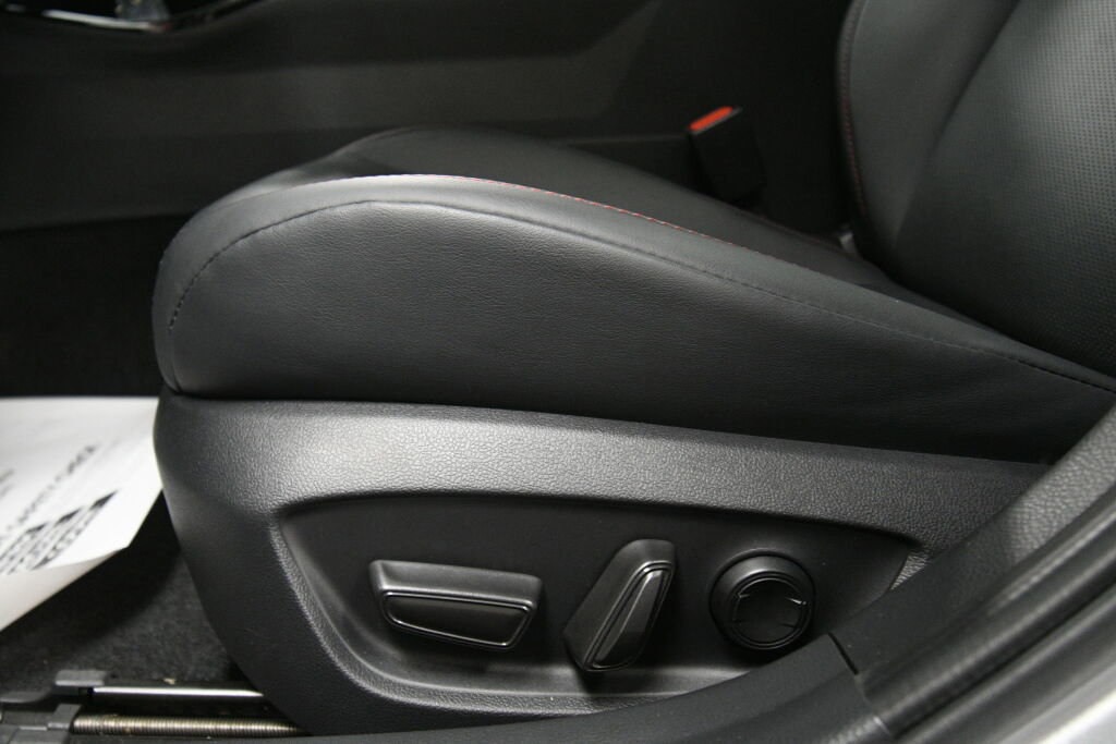 Used 2023 Toyota Prius Prime FWD image 11