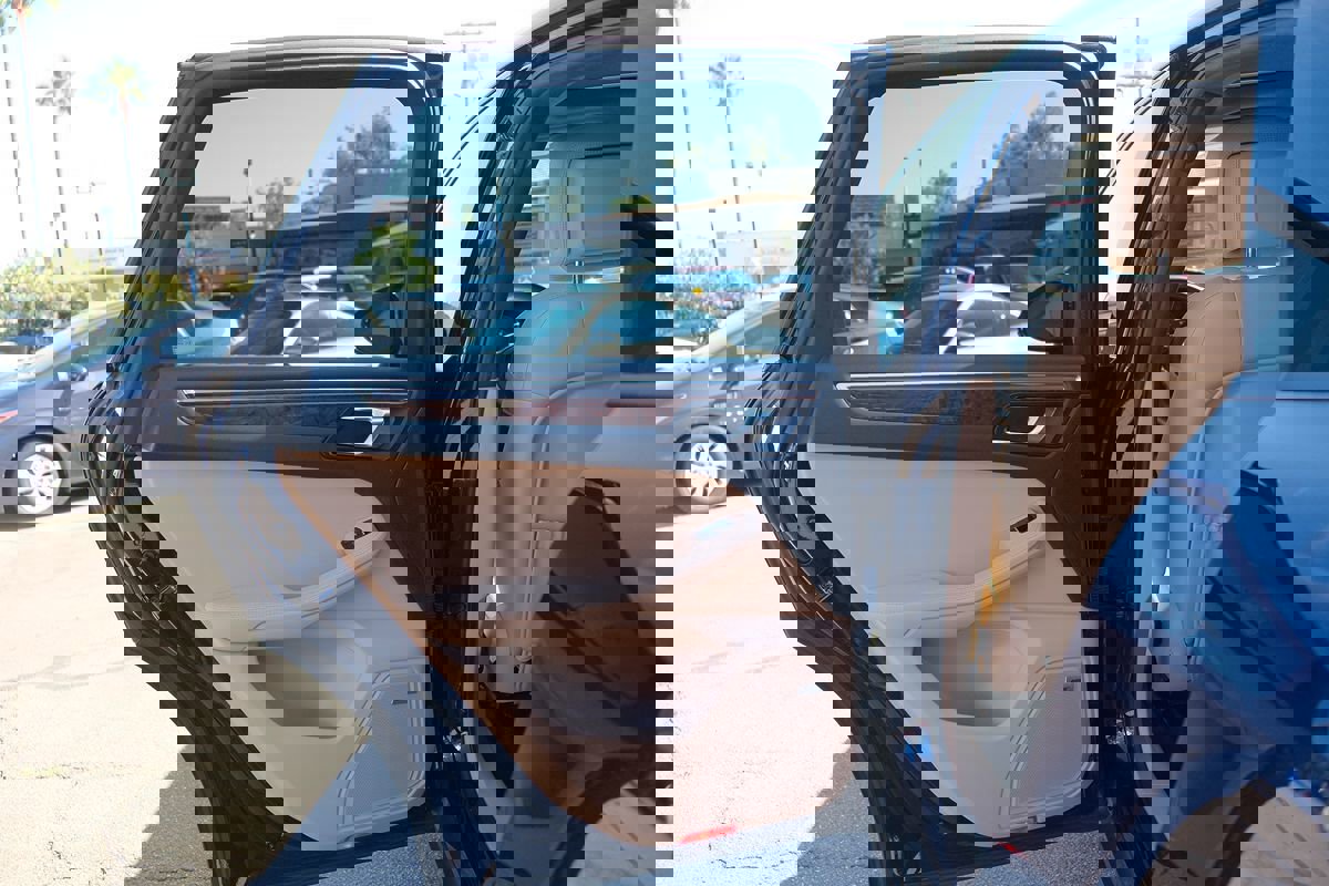 Used 2021 Porsche Macan image 38