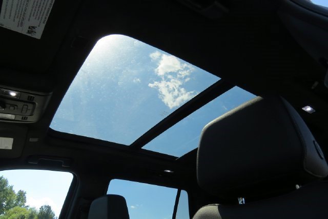 Used 2023 Chevrolet Tahoe Z71 AWD/4WD image 3