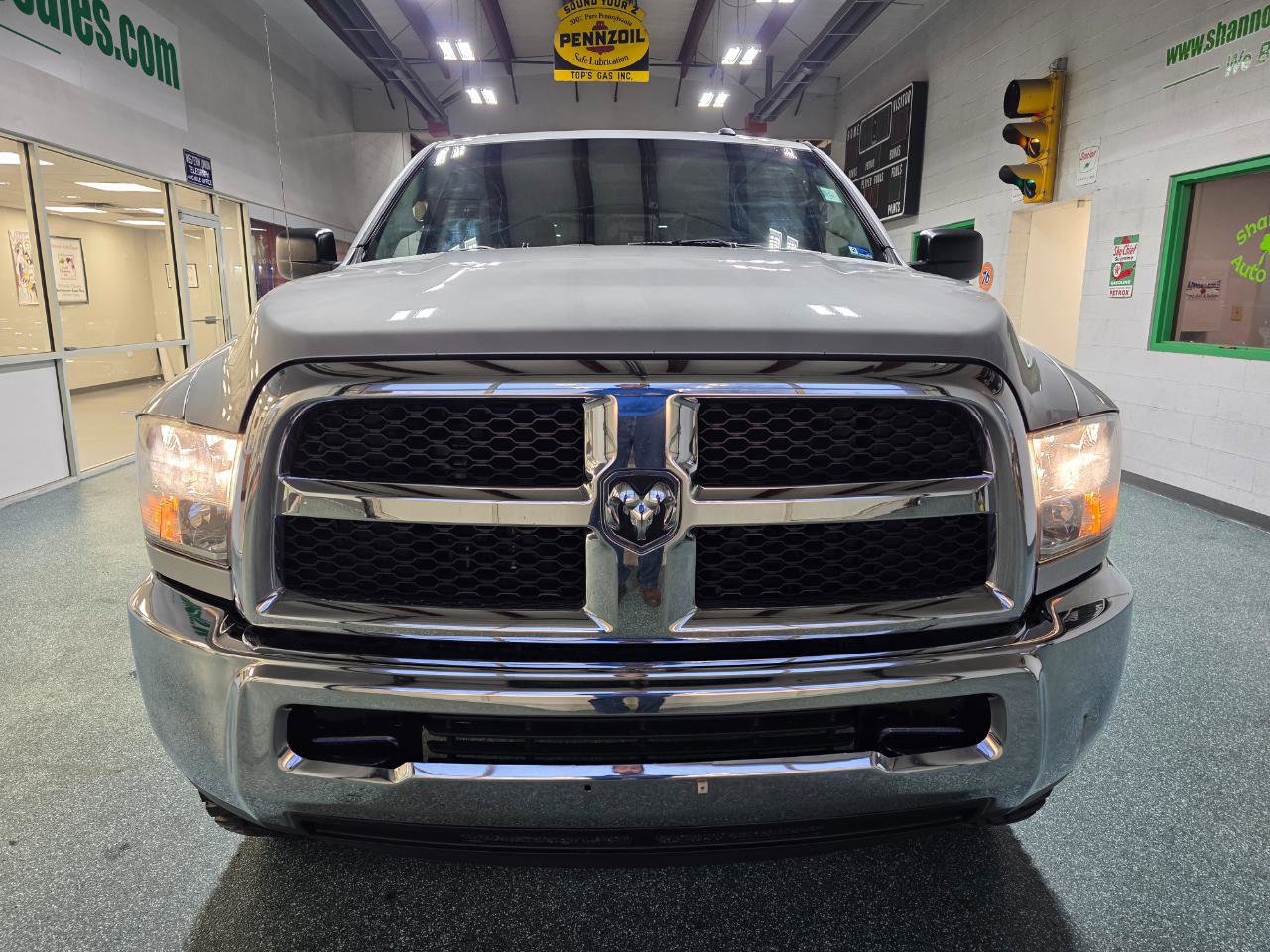 Used 2017 RAM 2500 SLT image 3