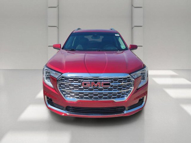 Used 2023 GMC Terrain Denali AWD/4WD image 2