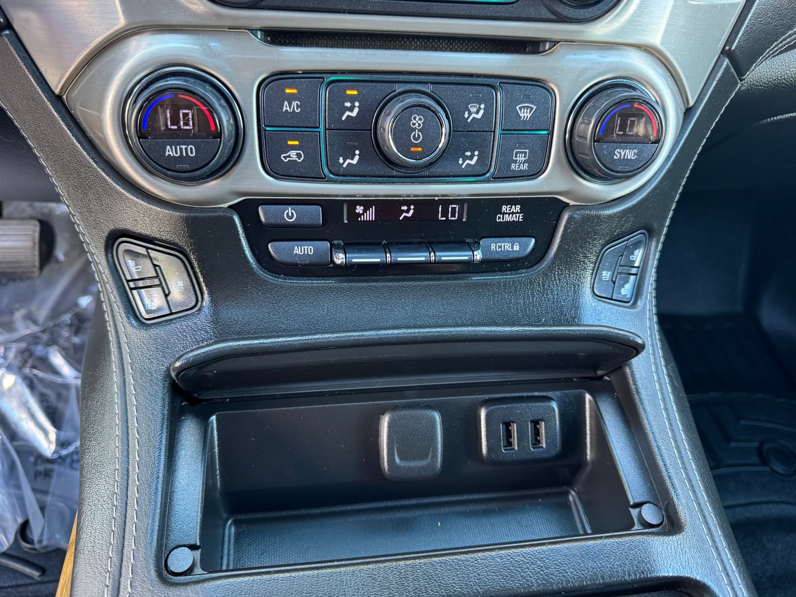 Used 2017 GMC Yukon XL Denali w/ Open Road Package AWD/4WD image 27