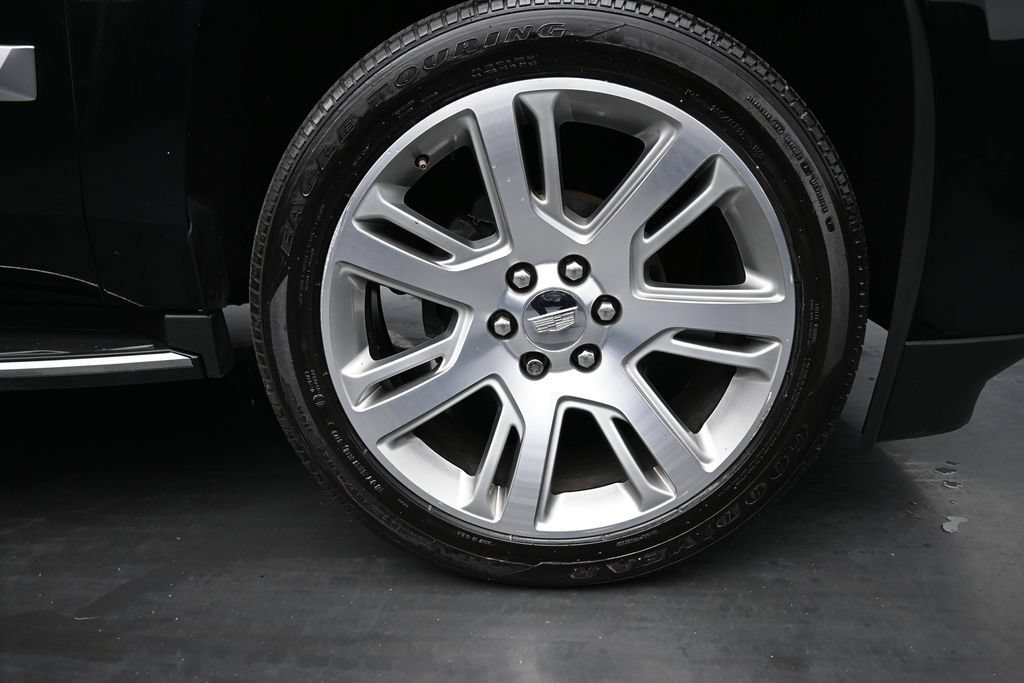 Used 2019 Cadillac Escalade Luxury AWD/4WD image 10