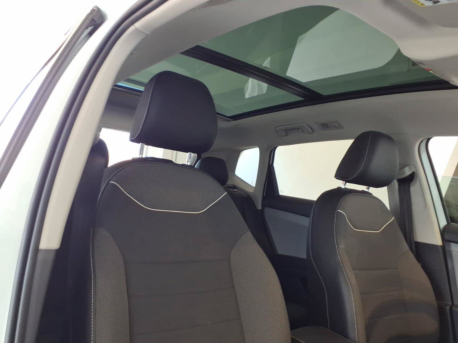 Used 2023 Volkswagen Taos SE w/ Panoramic Sunroof Package AWD/4WD image 22