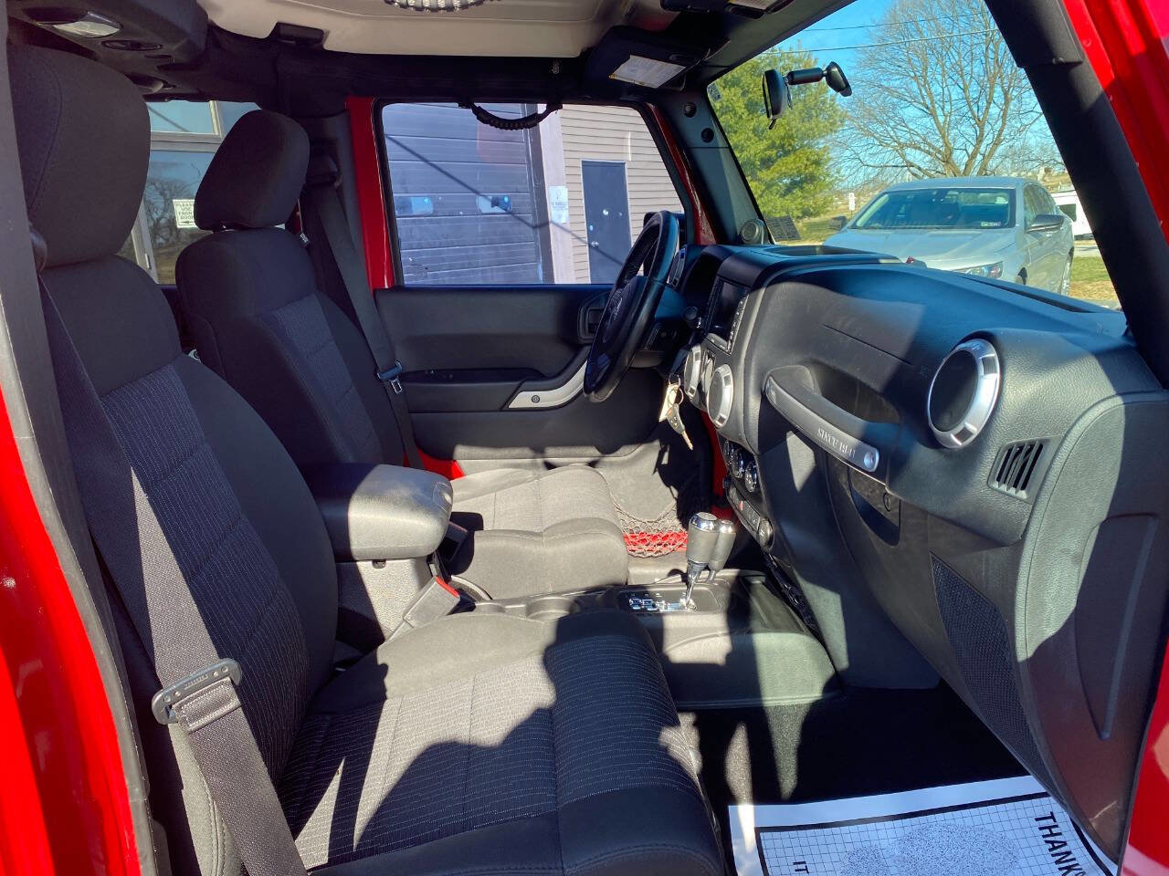 Used 2012 Jeep Wrangler Unlimited Sahara w/ Connectivity Group image 27