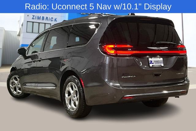 Used 2023 Chrysler Pacifica Limited image 4