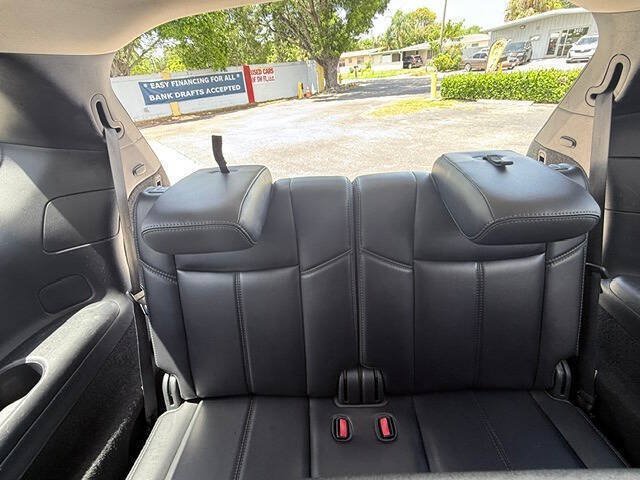 Used 2019 Nissan Pathfinder SL w/ Cargo Package AWD/4WD image 13
