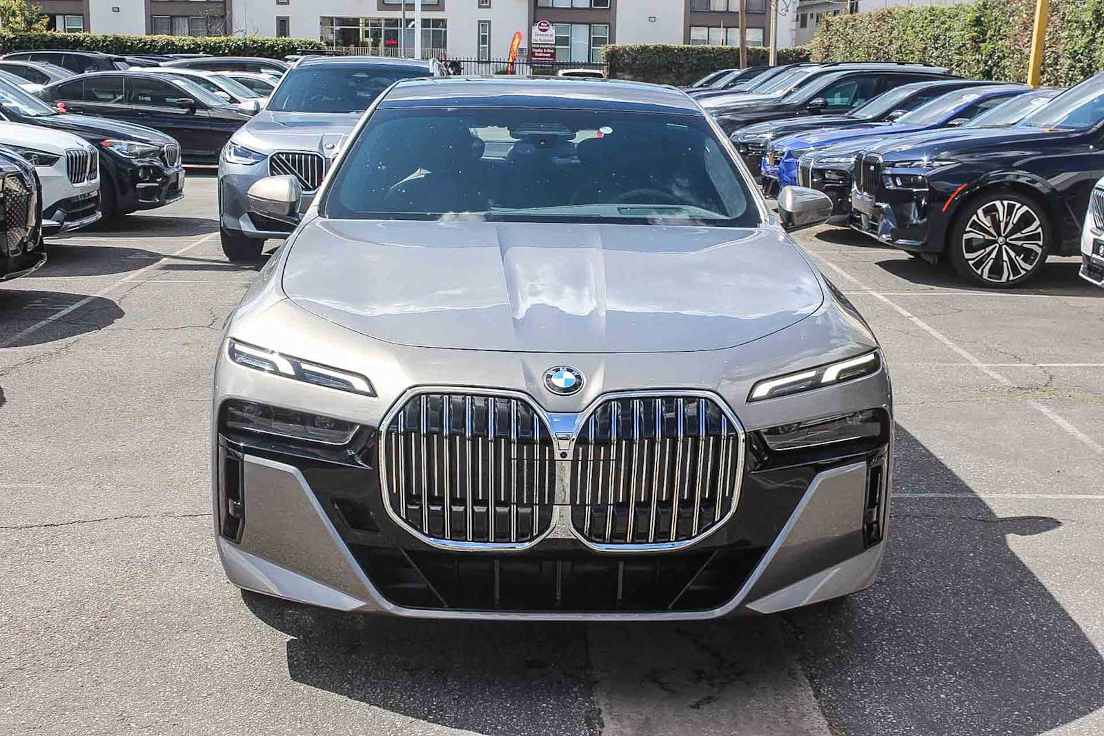 New 2026 BMW 740i RWD image 2