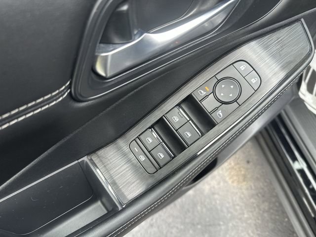 Used 2023 Nissan Rogue SV w/ SV Premium B Package image 17