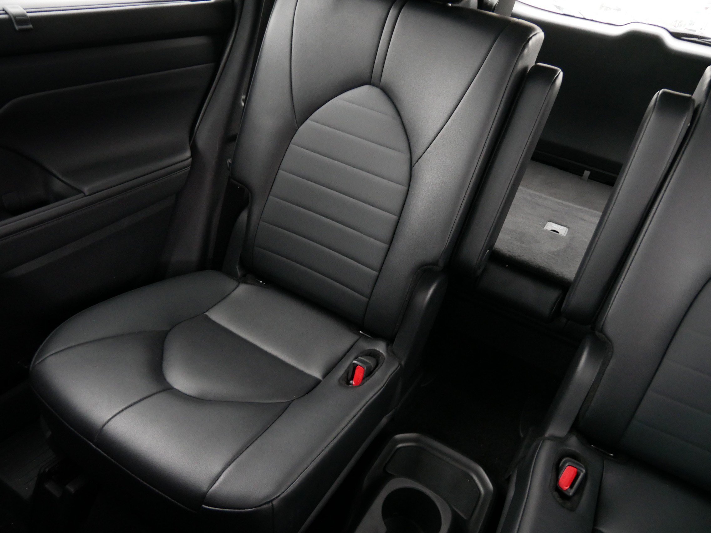 Used 2026 Toyota Highlander XLE AWD/4WD image 12