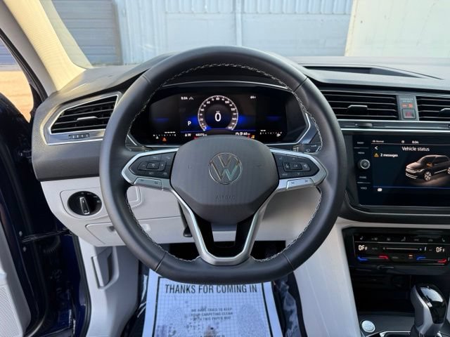 Used 2024 Volkswagen Tiguan SE w/ Panoramic Sunroof Package AWD/4WD image 17