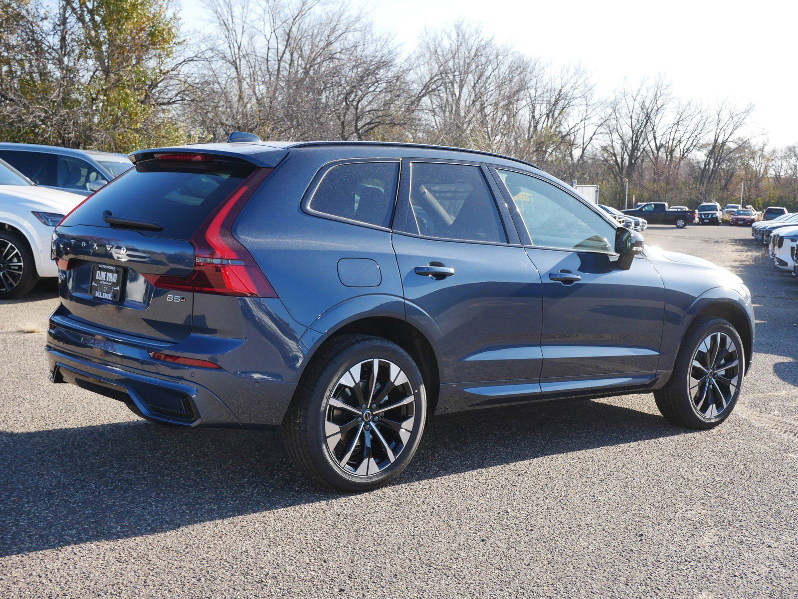 New 2026 Volvo XC60 B5 Plus w/ Protection Package Premier AWD/4WD image 3