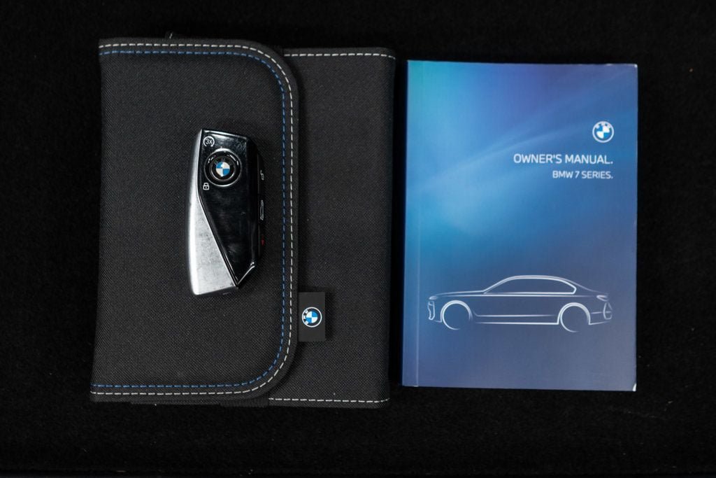 Used 2023 BMW 760i xDrive AWD/4WD image 59