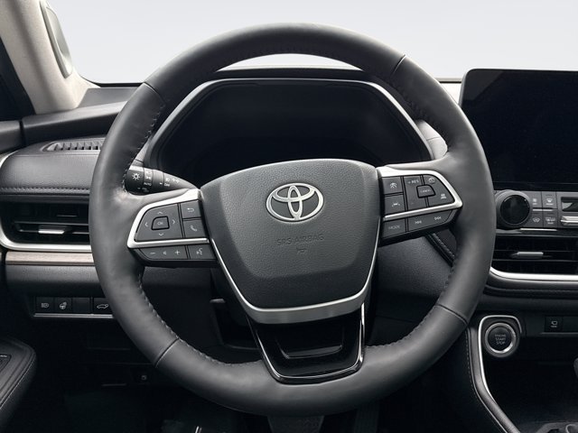 Used 2024 Toyota Grand Highlander AWD image 12