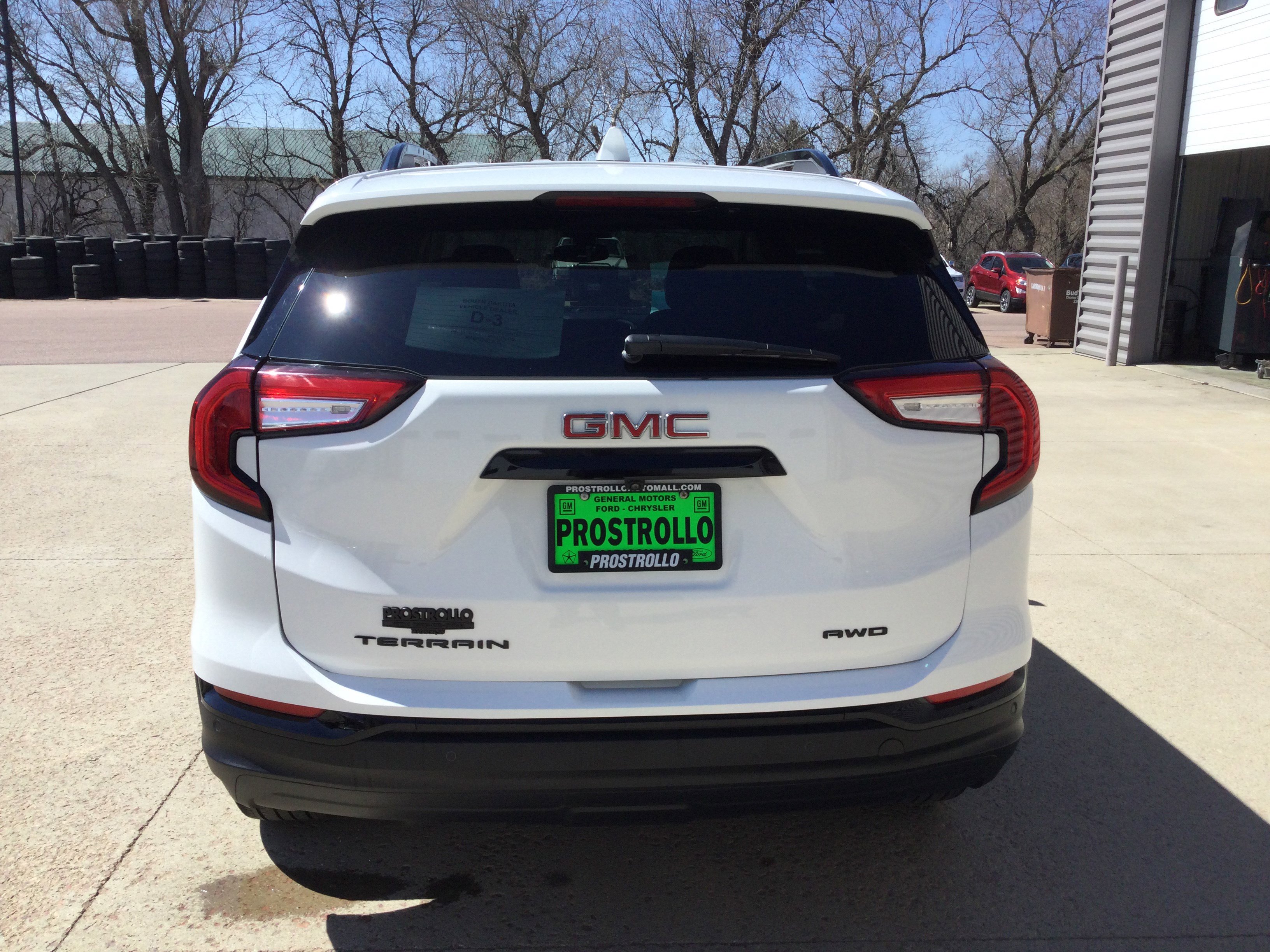 Used 2024 GMC Terrain SLE w/ Driver Convenience Package AWD/4WD image 4