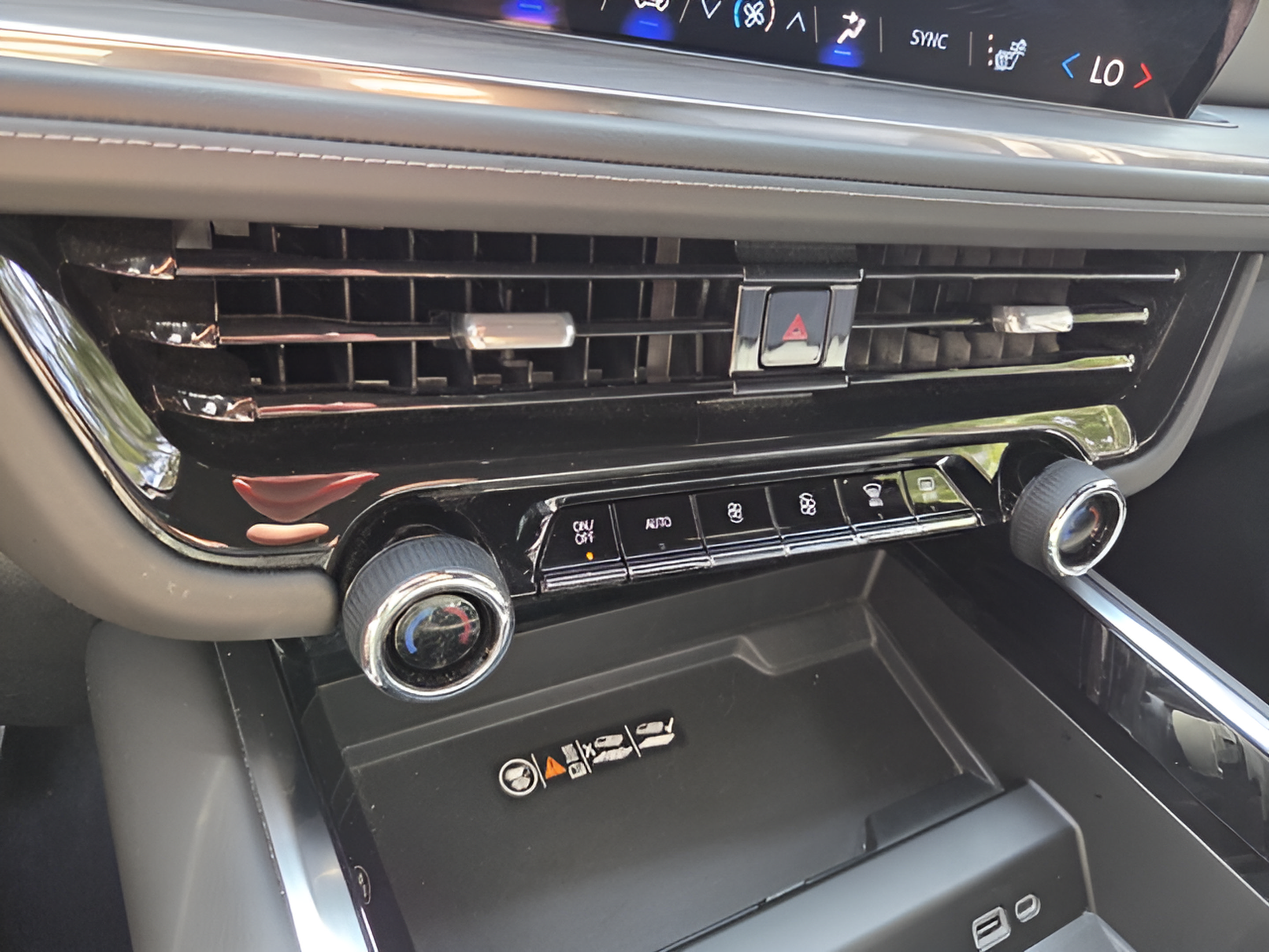 Used 2025 Chevrolet Tahoe LT AWD/4WD image 20