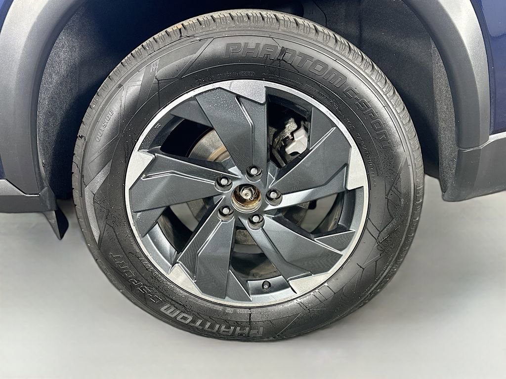 Used 2024 Nissan Rogue SV image 34