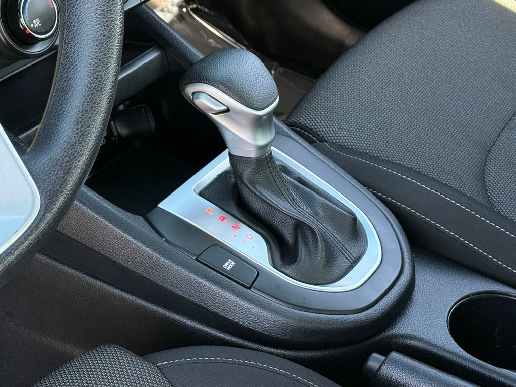 Used 2024 Kia Forte LXS image 19