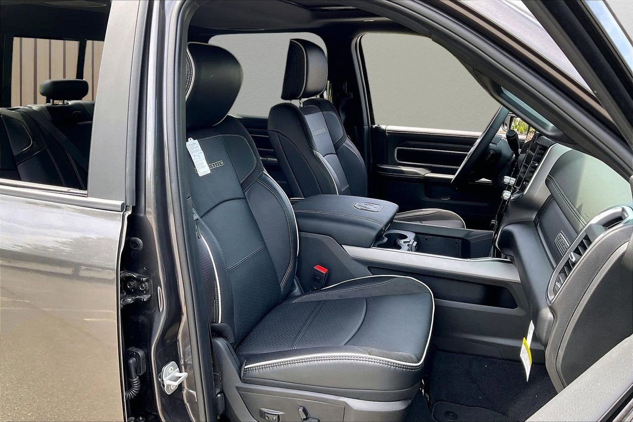 New 2026 RAM 2500 Laramie AWD/4WD image 46