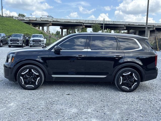 Used 2023 Kia Telluride S AWD/4WD image 7