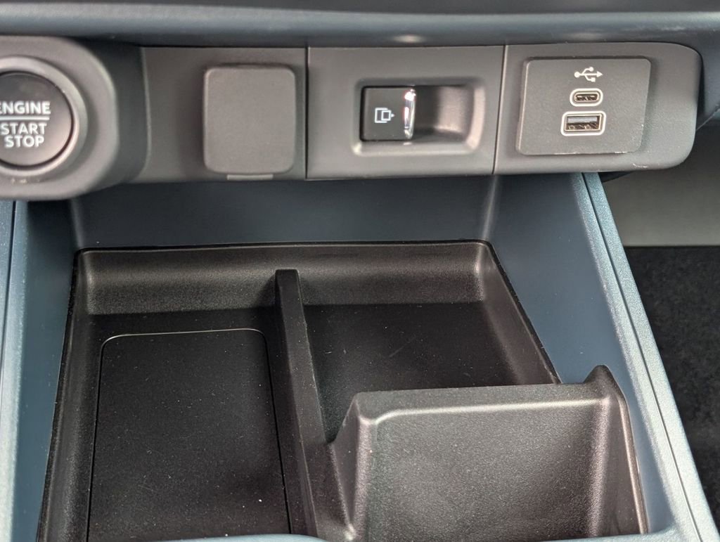 New 2026 Ford Maverick Lariat w/ Black Appearance Package image 38