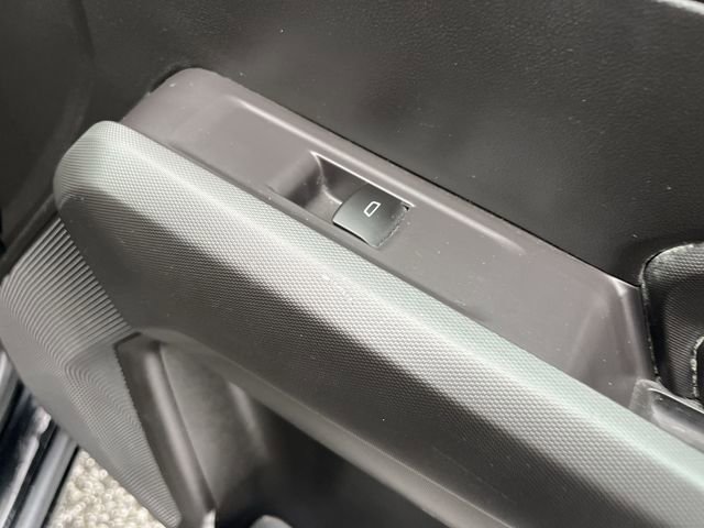 Used 2023 Chevrolet Colorado W/T image 39