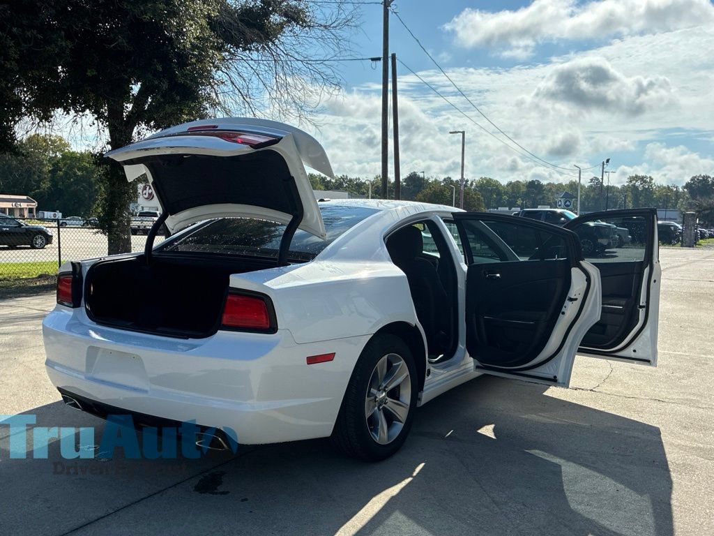 Used 2014 Dodge Charger SE w/ Sport Appearance Group RWD image 17