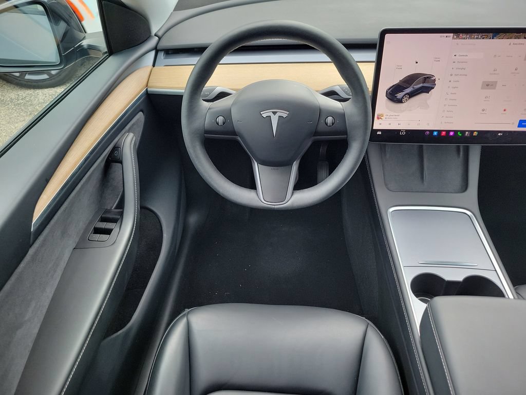 Used 2024 Tesla Model Y Long Range AWD/4WD image 17