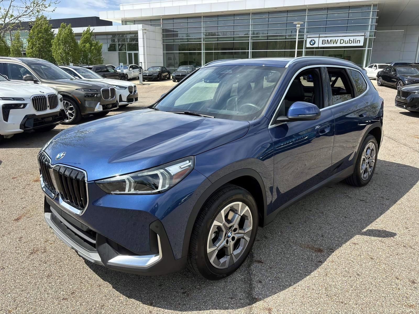 Used 2023 BMW X1 xDrive28i AWD/4WD image 1