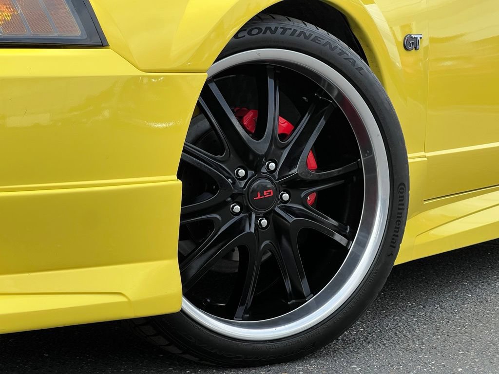 Used 2001 Ford Mustang GT RWD image 2