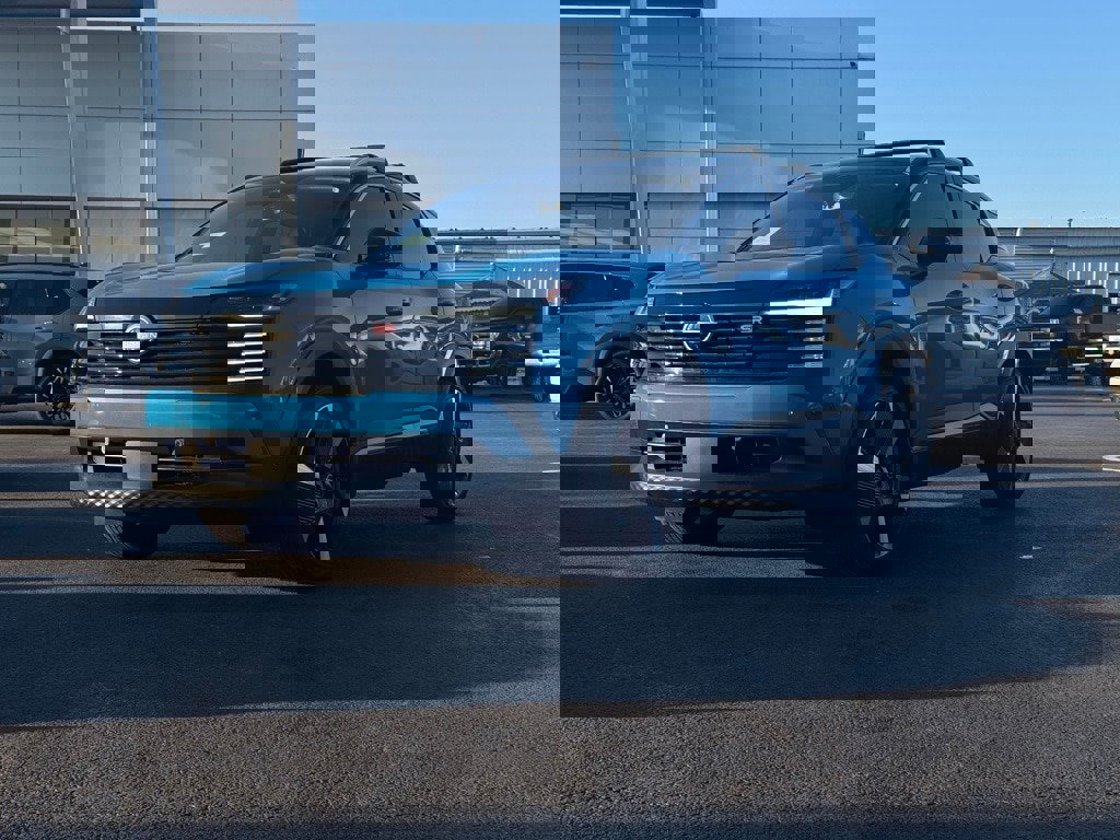 New 2026 Nissan Kicks SR w/ Interior Electronics Package