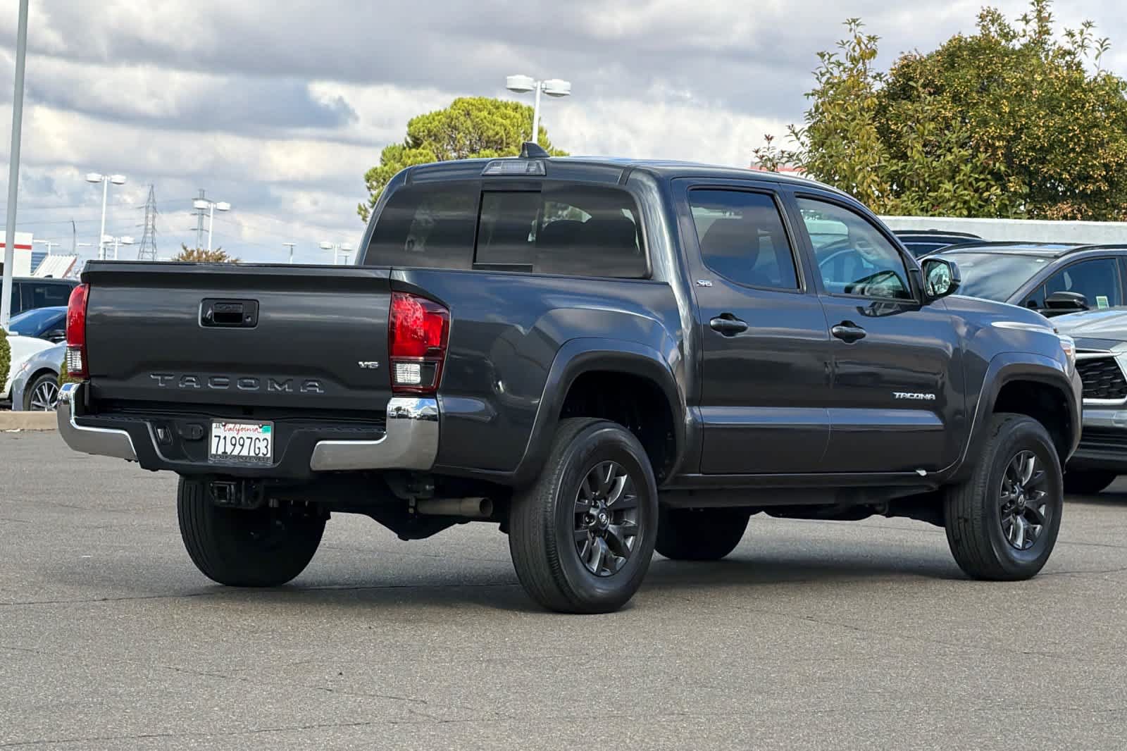 Used 2021 Toyota Tacoma SR5 RWD image 2