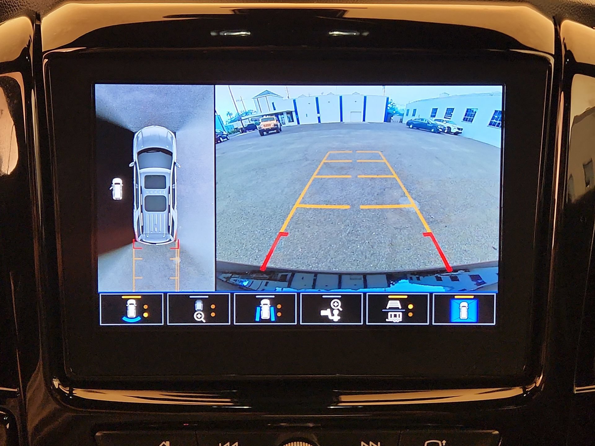 Used 2022 Chevrolet Traverse Premier AWD/4WD image 24