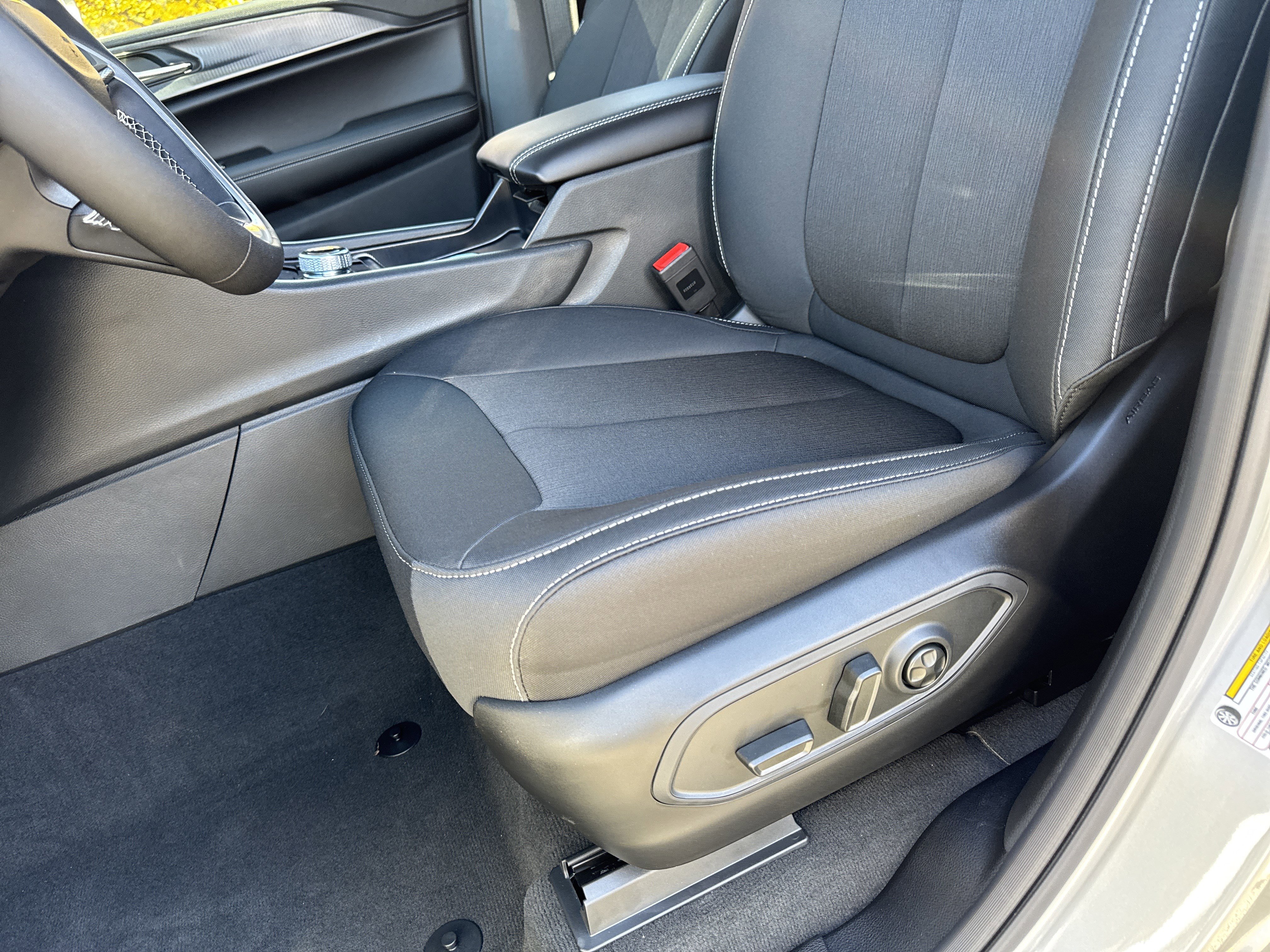 New 2025 Jeep Grand Cherokee Laredo X image 9