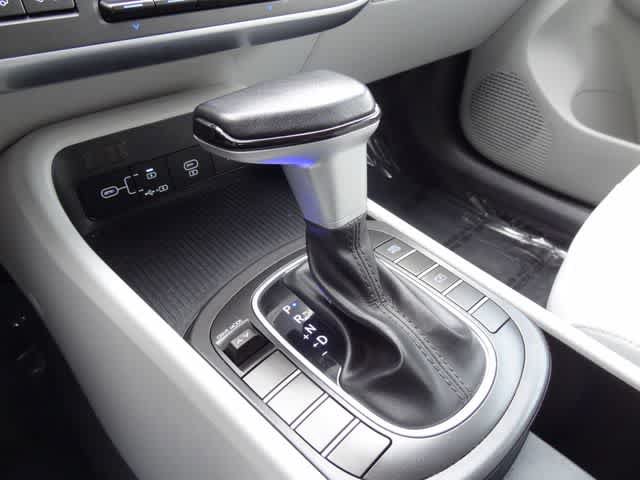 Used 2024 Hyundai Kona SEL FWD image 30