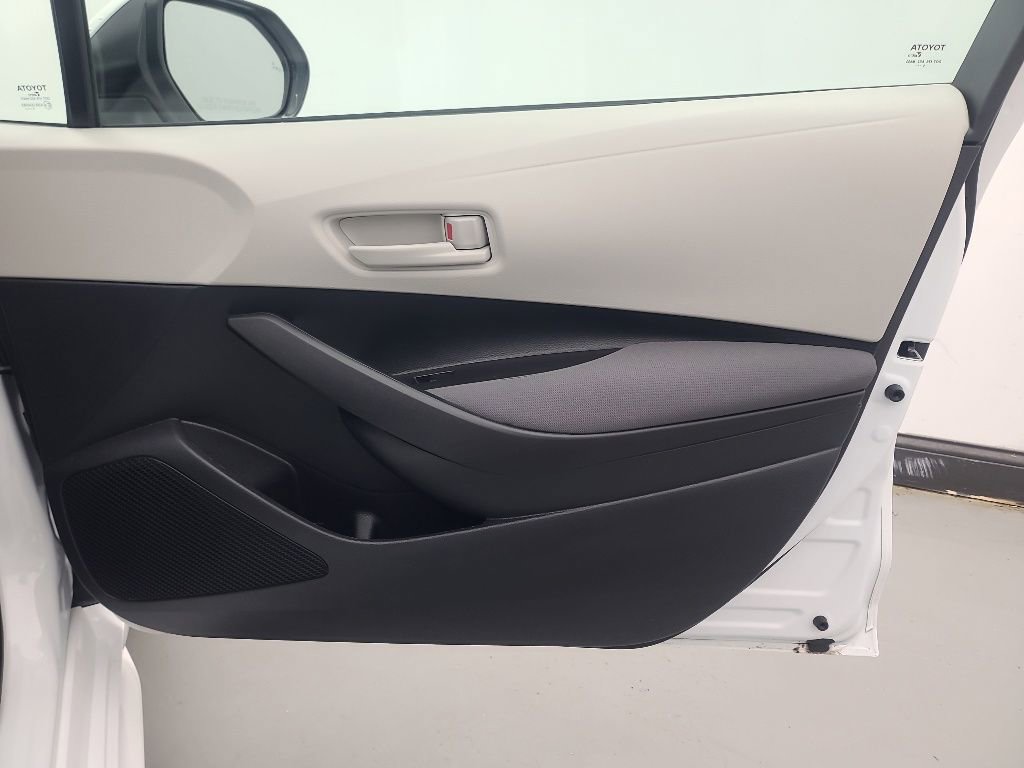 Used 2026 Toyota Corolla LE FWD image 13