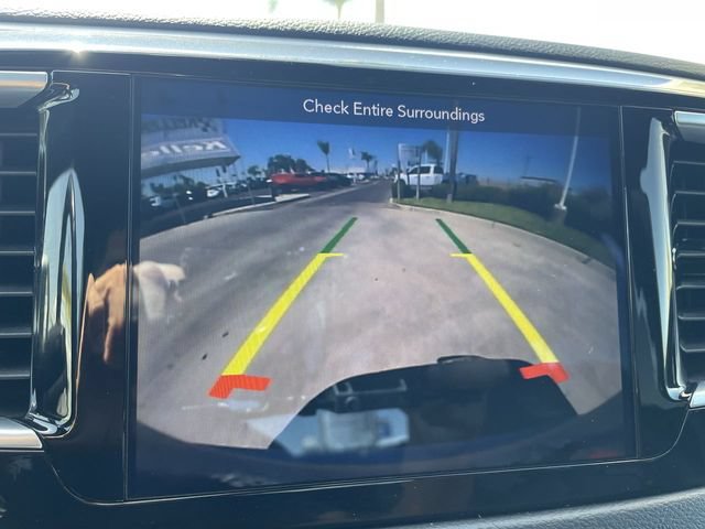 Used 2018 Chrysler Pacifica Touring-L Plus FWD image 15