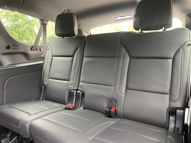 Used 2023 Chevrolet Suburban Premier AWD/4WD image 23